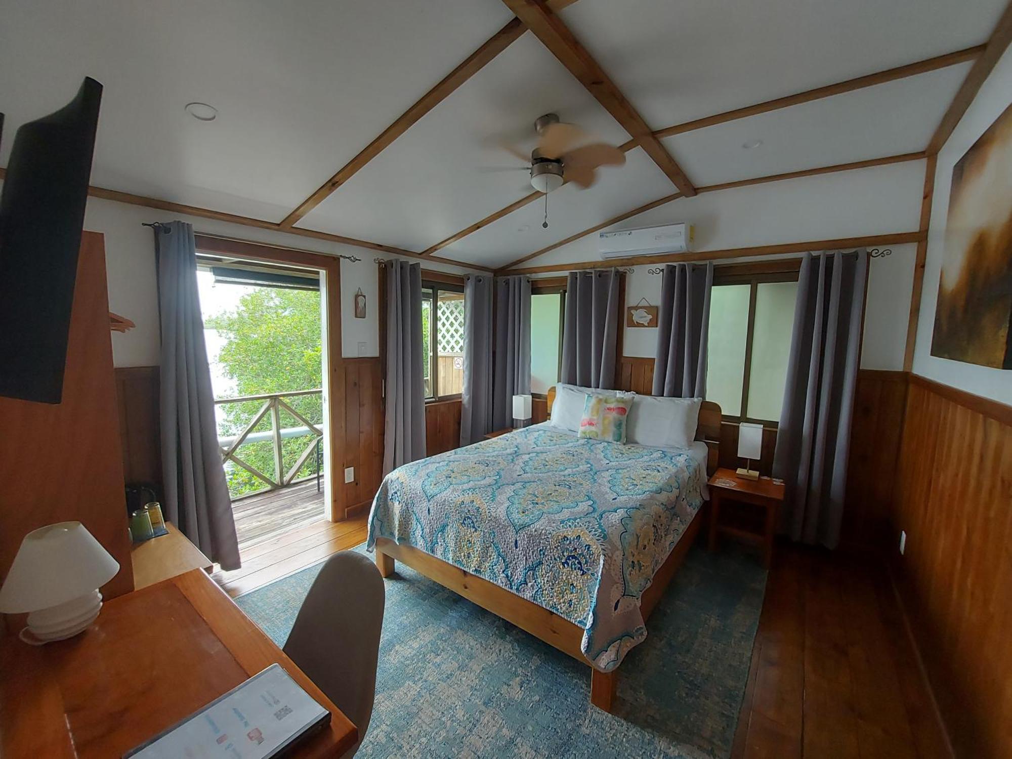 The Sunsetter Bed & Breakfast ボカス・タウン エクステリア 写真